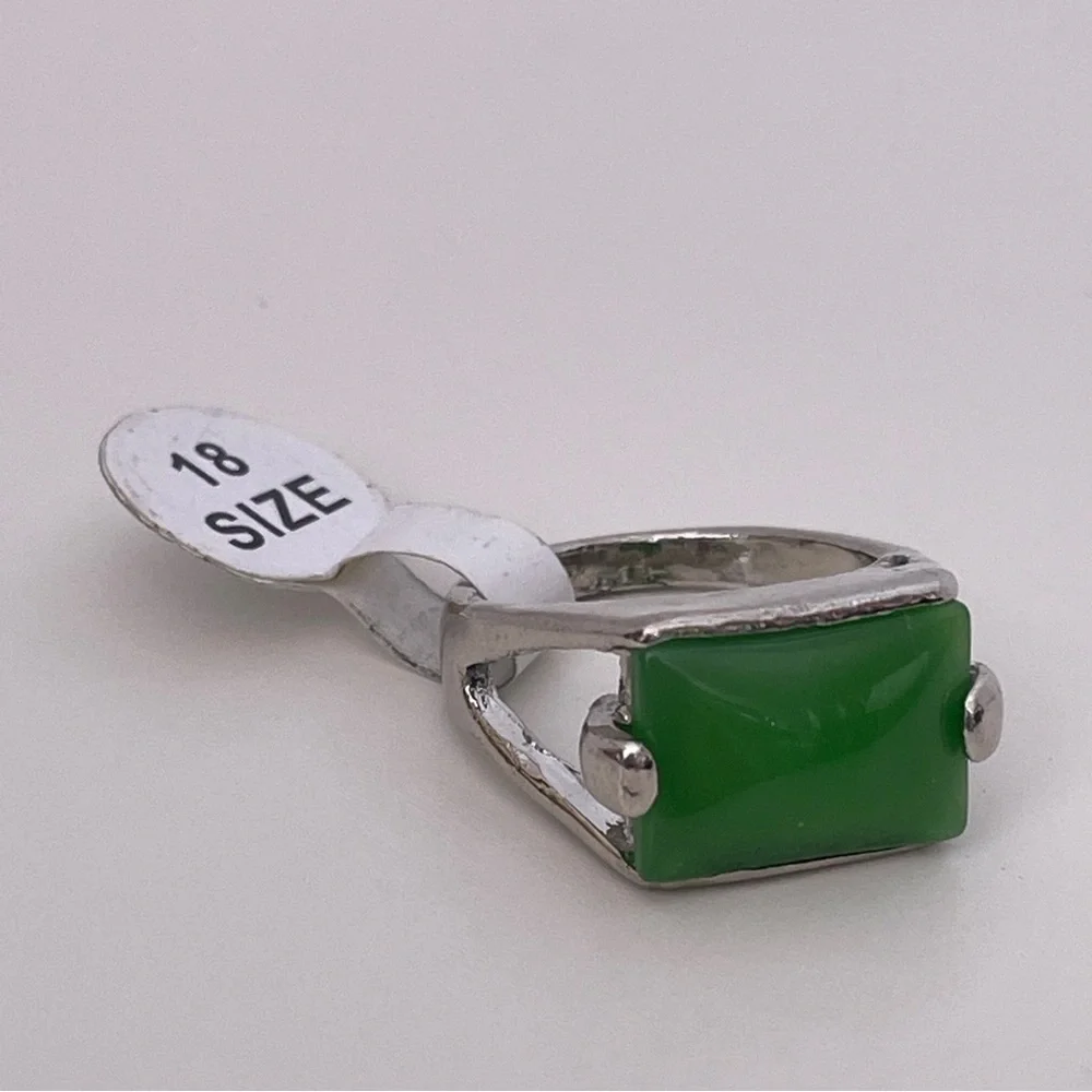 NWT Real Green STONE Silver Tone Preppy Classic KidCore Indie Statement Ring